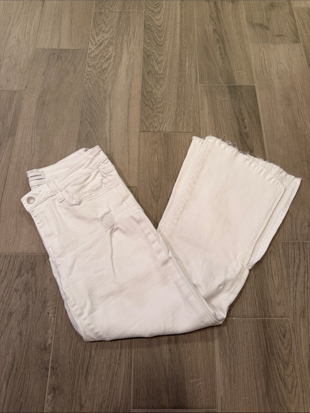 Flying Monkey Woman’s White Frayed-Hem Jeans Size 27